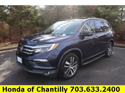 Used 2017 Honda Pilot Touring image 3