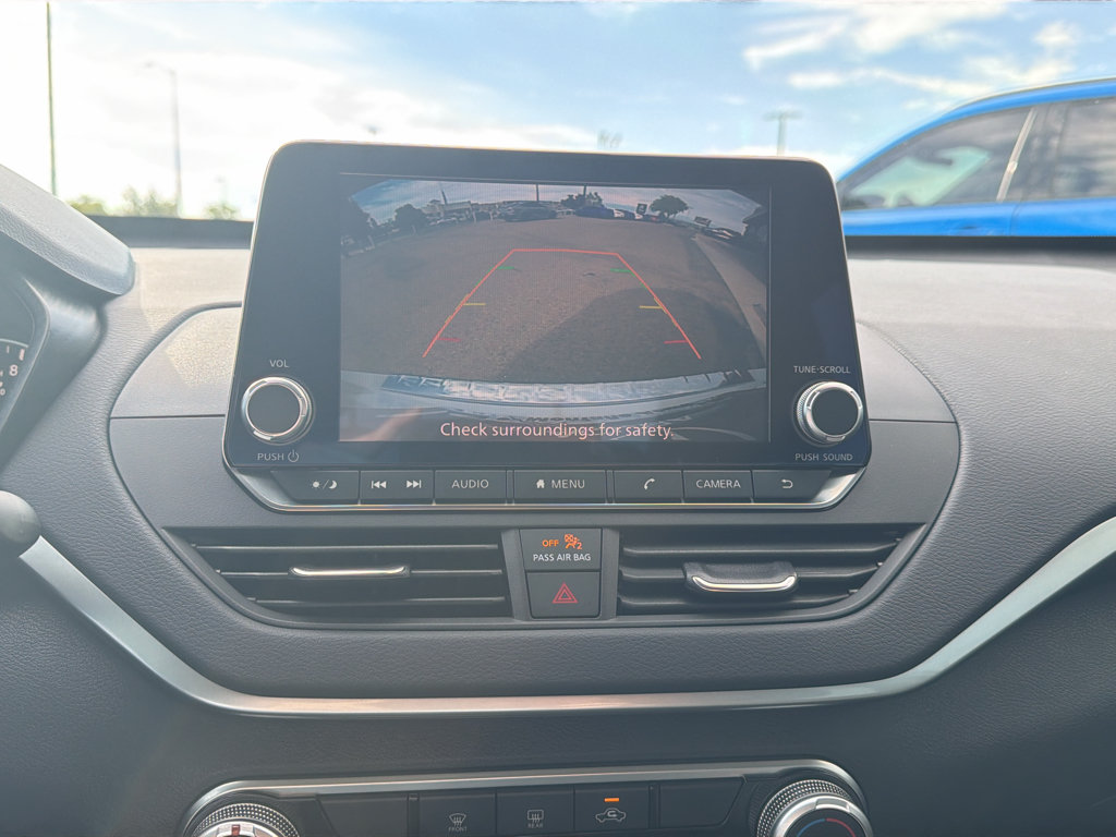 Used 2022 Nissan Altima 2.5 SV FWD image 12