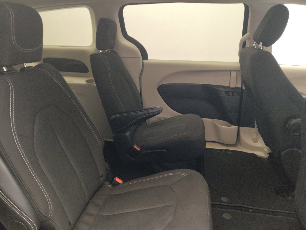 Used 2024 Chrysler Voyager LX FWD image 19