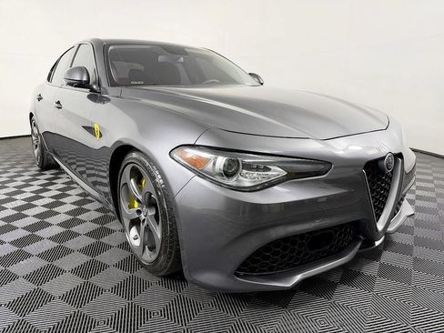 Used 2018 Alfa Romeo Giulia RWD image 5