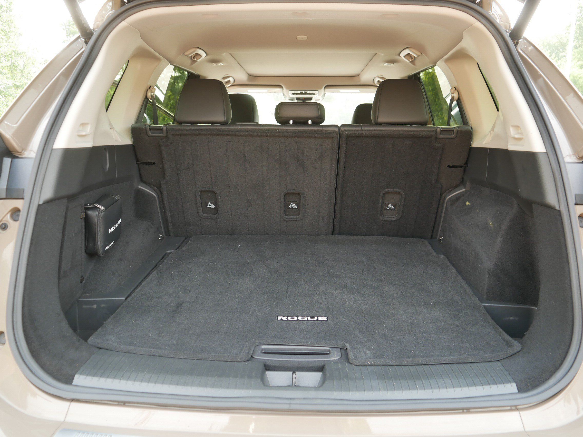 Certified 2024 Nissan Rogue SV w/ SV Premium Package AWD/4WD image 18