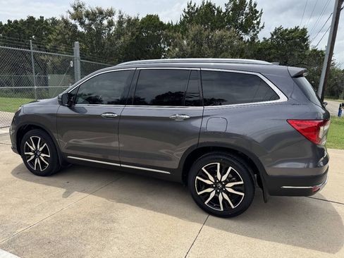 Used 2019 Honda Pilot Touring image 8
