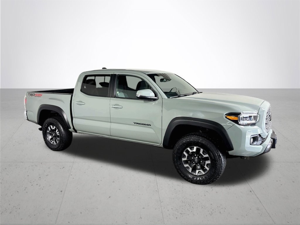 Used 2023 Toyota Tacoma TRD Off-Road w/ Black Out Package (TMS) AWD/4WD image 4