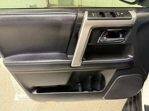 Used 2019 Toyota 4Runner SR5 Premium image 11