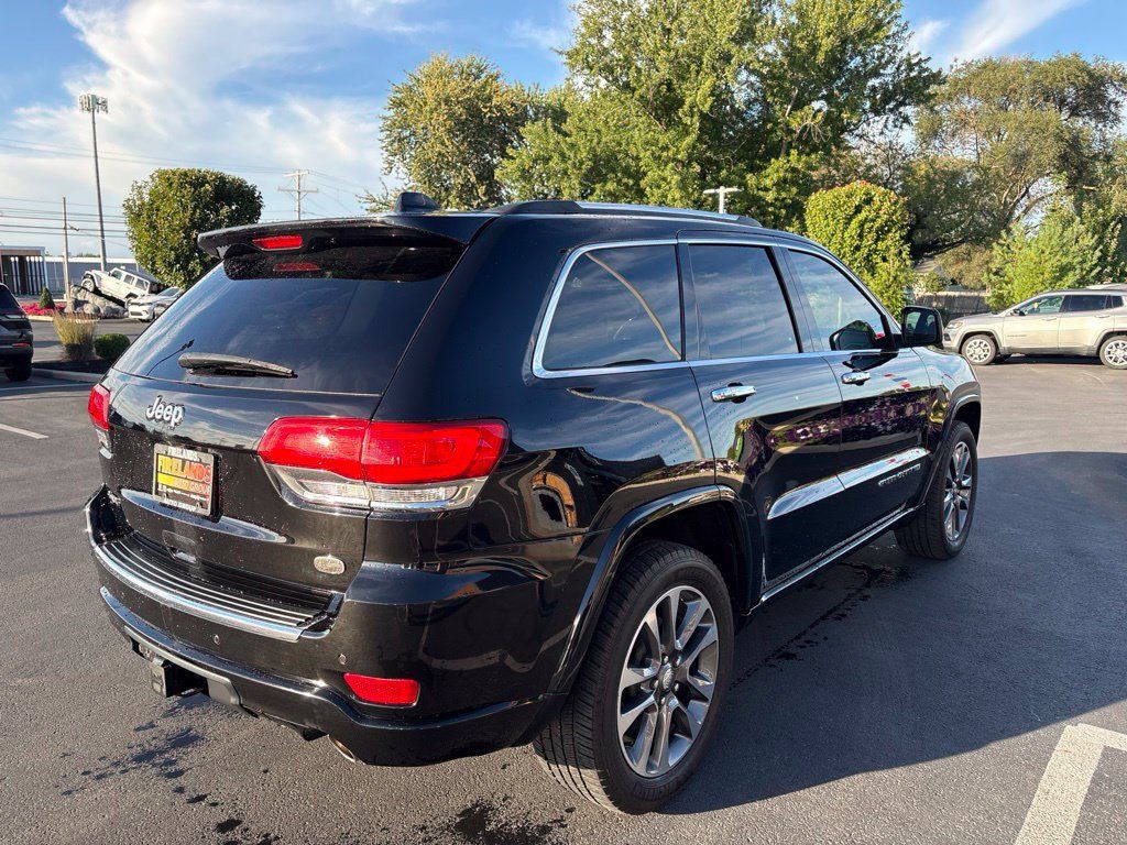 Used 2018 Jeep Grand Cherokee Overland AWD/4WD image 5