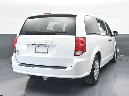 Used 2020 Dodge Grand Caravan SE image 5