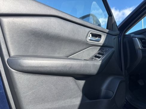 Certified 2024 Nissan Rogue SV image 31