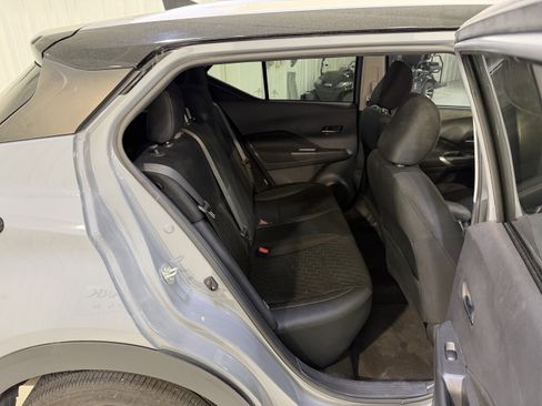 Used 2023 Nissan Kicks SV image 12