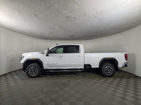 New 2026 GMC Sierra 2500 SLE w/ SLE Value Package; image 3