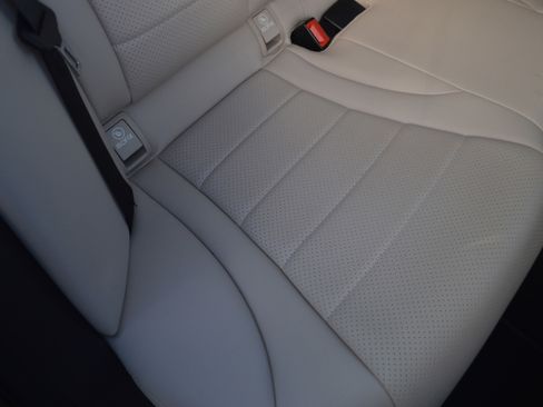 Used 2018 Mercedes-Benz C 300 C 300 image 35