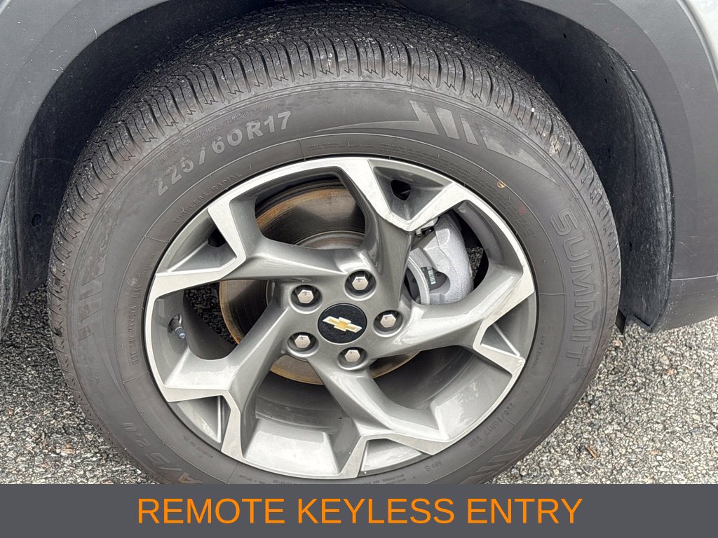 Used 2025 Chevrolet Trax LT FWD image 5