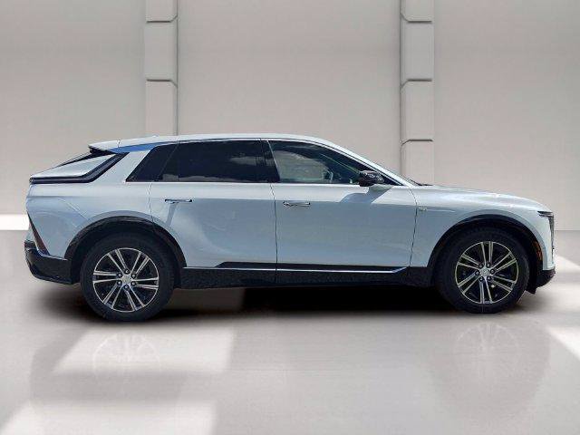 New 2027 Cadillac Lyriq Luxury RWD image 6