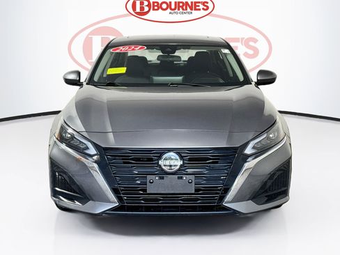 Used 2024 Nissan Altima 2.5 SV w/ SV Premium Package AWD/4WD image 6