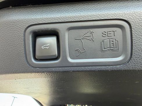 Used 2024 Ford Expedition Limited AWD/4WD image 13