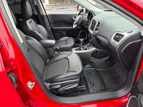 Used 2018 Jeep Compass Latitude w/ Popular Equipment Group AWD/4WD image 19