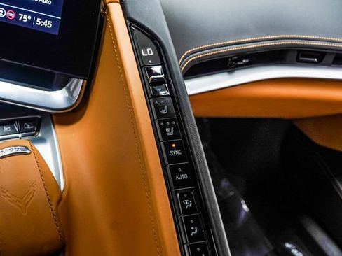 Used 2021 Chevrolet Corvette Stingray Premium Cpe w/ Z51 Performance Package RWD image 29