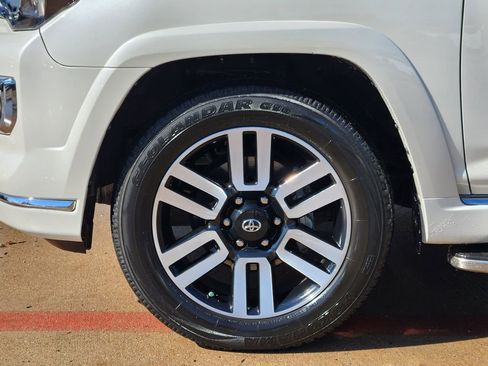 Used 2018 Toyota 4Runner Limited image 9