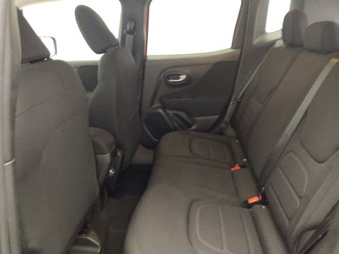 Used 2020 Jeep Renegade Latitude w/ Cold Weather Group AWD/4WD image 18