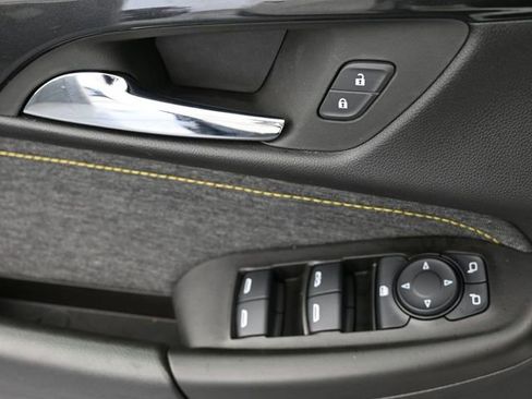 Used 2025 Chevrolet TrailBlazer ACTIV FWD image 38