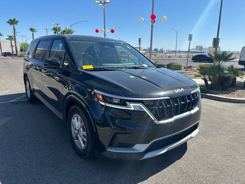 Used 2022 Kia Carnival LX FWD image 3
