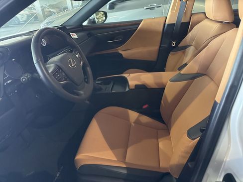 Used 2025 Lexus ES 350 350 w/ Premium Package image 3