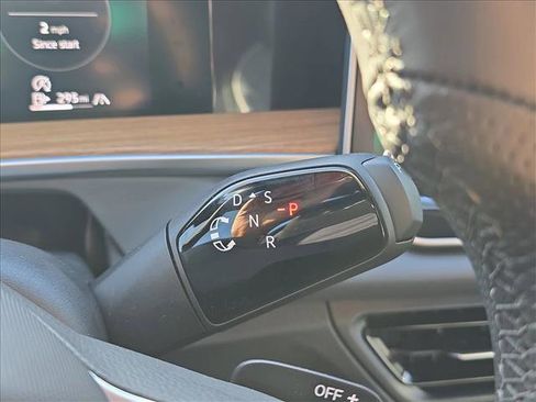 New 2026 Volkswagen Tiguan SEL R-Line image 18