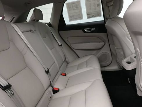 Used 2023 Volvo XC60 B5 Plus w/ Climate Package AWD/4WD image 31