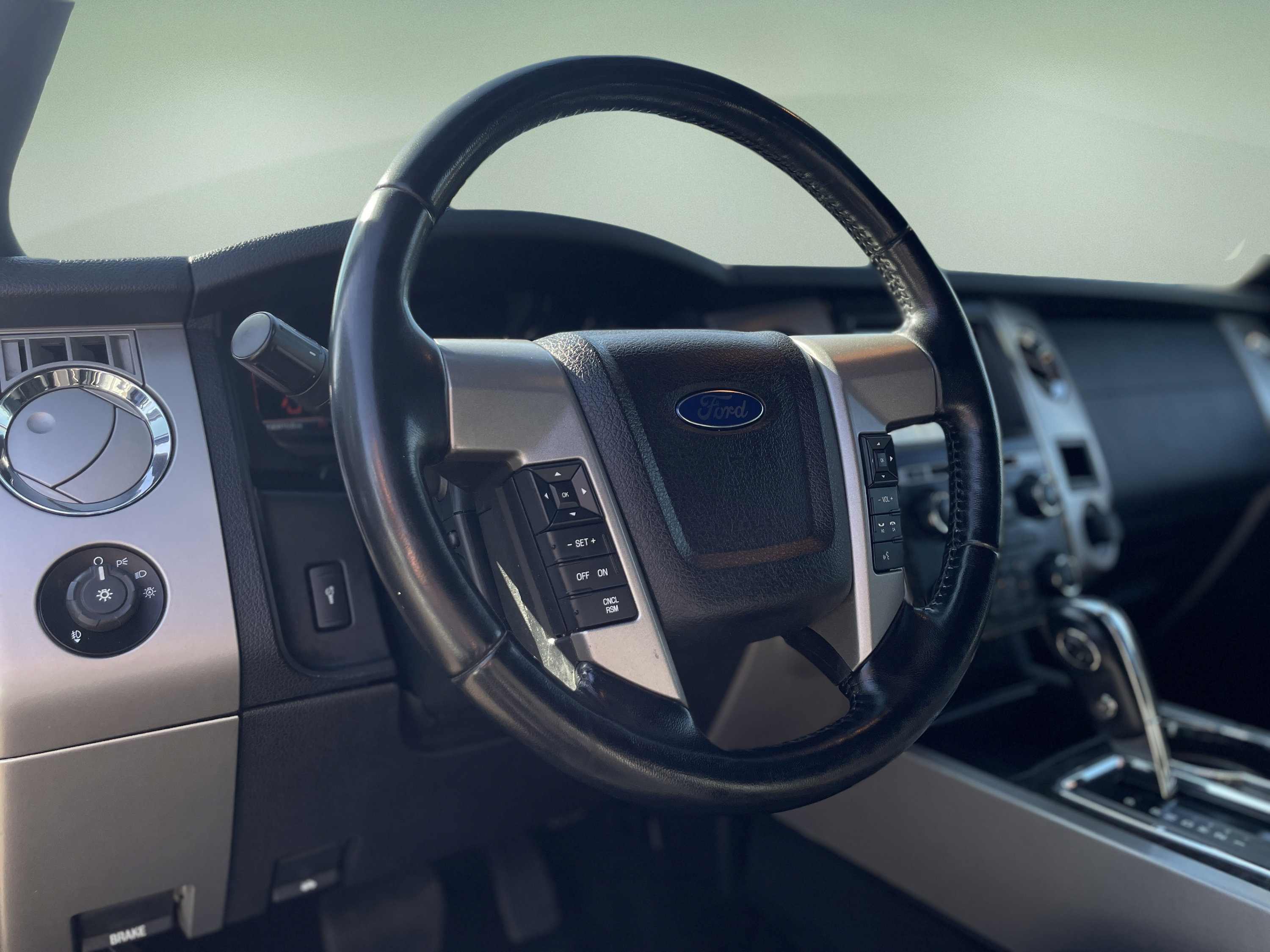 Used 2017 Ford Expedition Limited AWD/4WD image 13