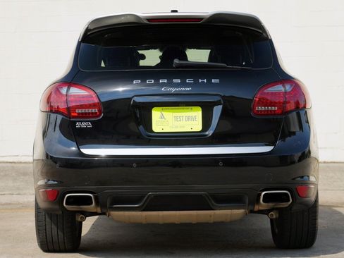 Used 2014 Porsche Cayenne Platinum Edition AWD/4WD image 9