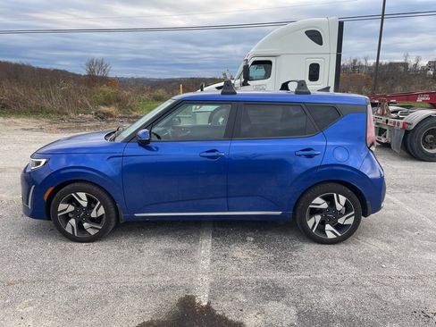 Used 2023 Kia Soul GT-Line w/ GT-Line Technology Package image 9