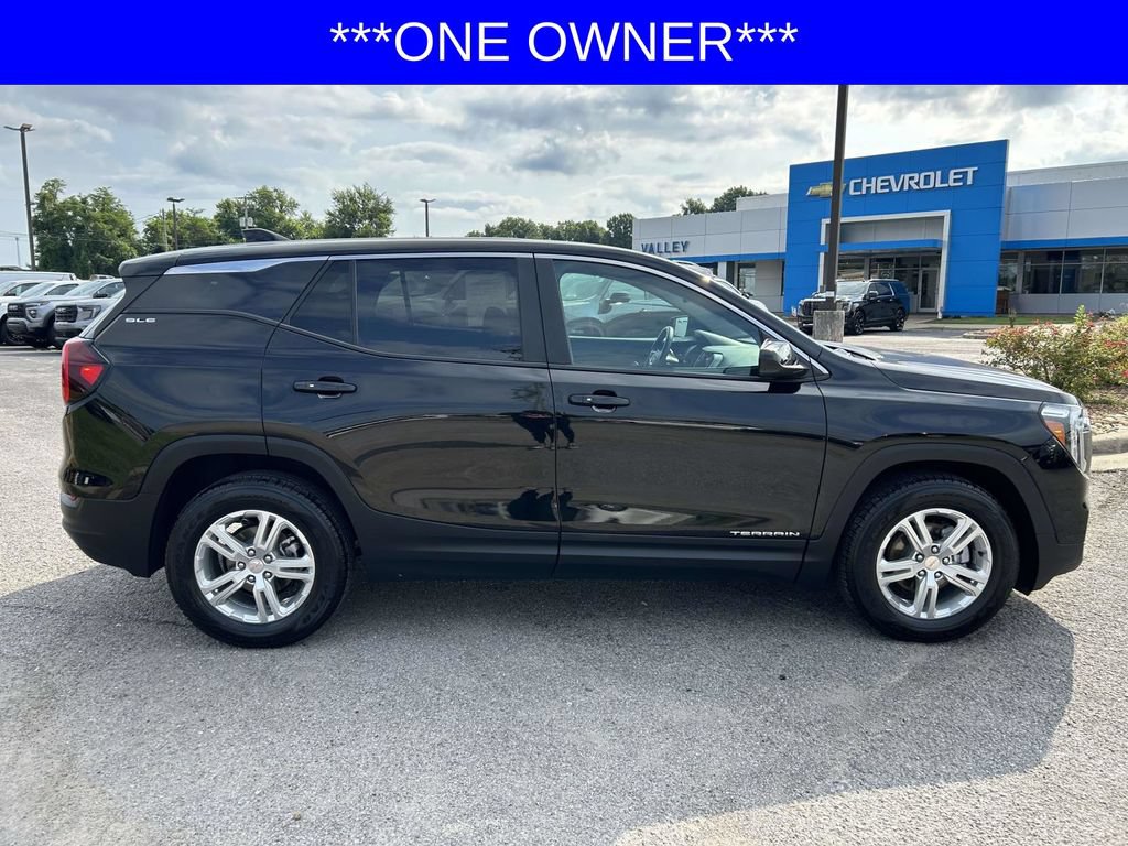 Used 2024 GMC Terrain SLE AWD/4WD image 2