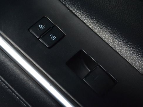 Used 2023 Toyota Highlander XSE AWD/4WD image 23