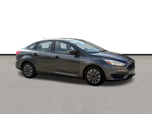Used 2018 Ford Focus S FWD image 3