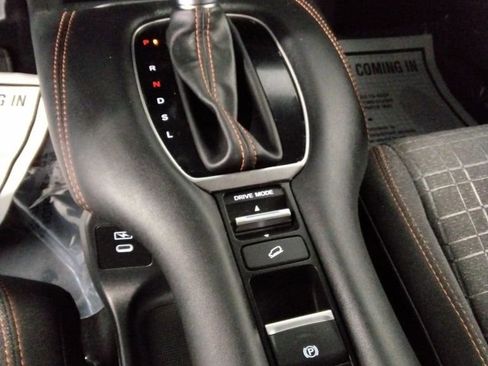 Used 2025 Honda HR-V Sport image 19