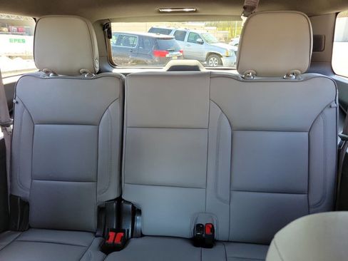 Used 2025 GMC Yukon XL Elevation w/ Elevation Premium Package image 18