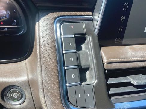 Used 2022 GMC Yukon XL SLT w/ SLT Premium Package AWD/4WD image 20