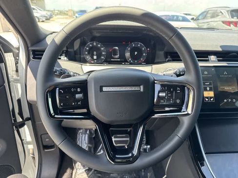 Used 2026 Land Rover Range Rover Evoque Dynamic SE AWD/4WD image 14