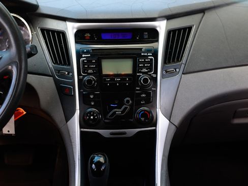 Used 2011 Hyundai Sonata GLS image 33
