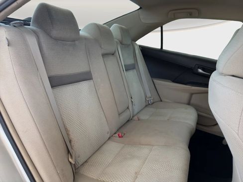 Used 2014 Toyota Camry LE FWD image 19