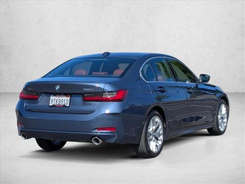 Used 2025 BMW 330i xDrive Sedan w/ Premium Package image 5