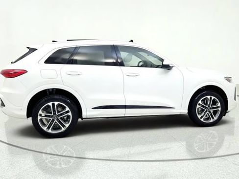 Used 2025 Audi Q5 Premium AWD/4WD image 9