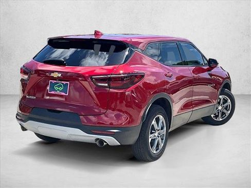Used 2023 Chevrolet Blazer LT FWD image 2