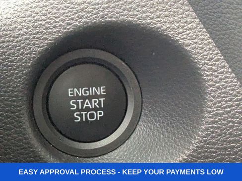 Used 2024 Toyota Corolla Cross LE image 38