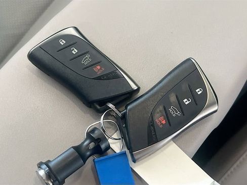 Used 2019 Lexus UX 250h image 33