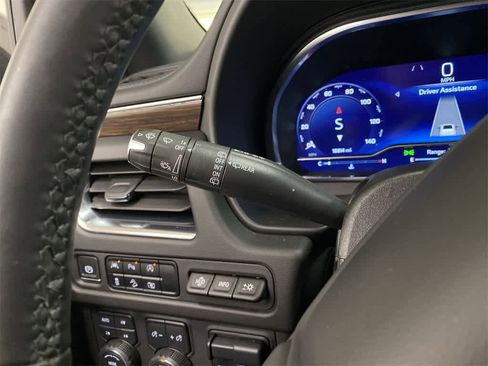 Used 2024 Chevrolet Tahoe High Country w/ Premium Package image 24