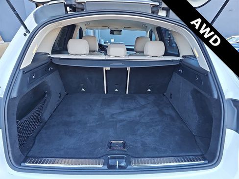 Used 2022 Mercedes-Benz GLC 300 4MATIC w/ Premium Package Lite image 23