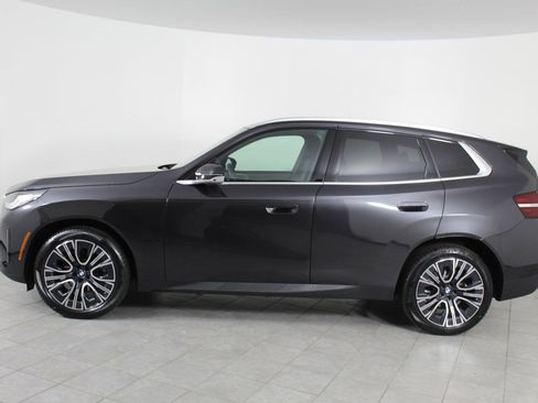 Used 2025 BMW X3 xDrive30i w/ Premium Package image 2