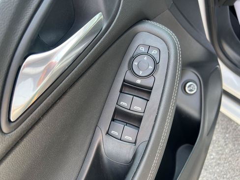 Used 2020 Buick Encore GX Select w/ Advanced Technology Package FWD image 16
