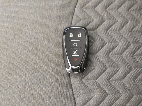 Used 2024 Chevrolet Equinox LT w/ Driver Convenience Package FWD image 32