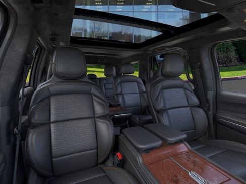 New 2025 Lincoln Navigator Black Label AWD/4WD image 10